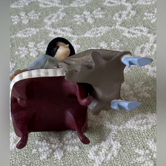 Elegant 1920s Lady Sitting Figurine in Blue and Tan in Resin EUC - Picture 9 of 12